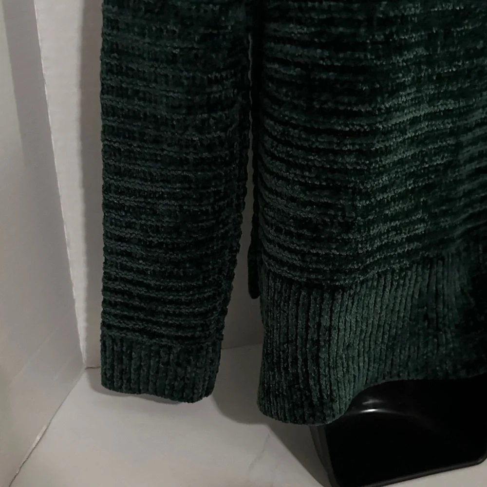 Pink Rose Women's Dark Green chenille Sweater small